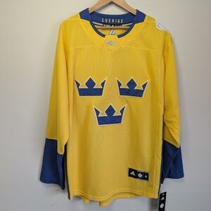 NEW Team Sweden Adult Medium Jersey World Cup Hockey WCH Sweater Adidas Sverige